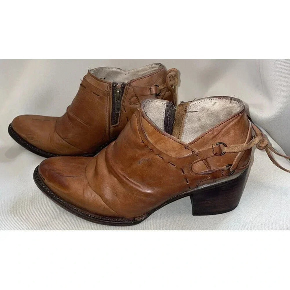 Freebird‎ Sandi Size 6 Brown Leather Distressed Strappy Zip Heel Bootie Western - Picture 1 of 14